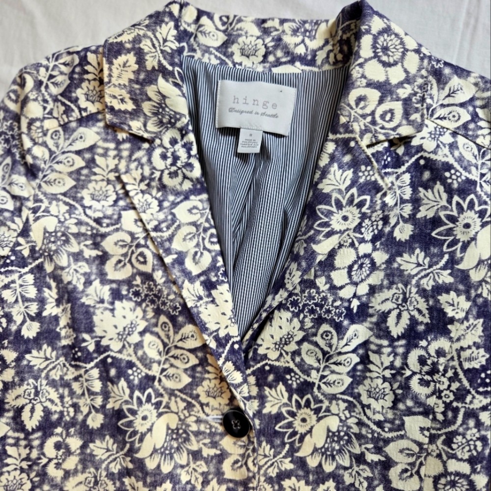 Hinge Womens Jacket/ Long Blazer Size Small, Blue Floral, Lined